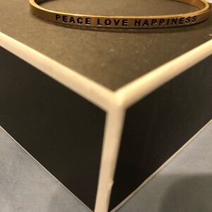 Mantra thin cuff Peace Love Happiness